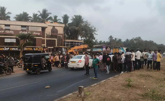 Woman dies after crane hits her while crossing NH-66 near Udupi