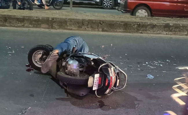 Teen rider killed on the spot after container truck rams into his scooter in Udupi