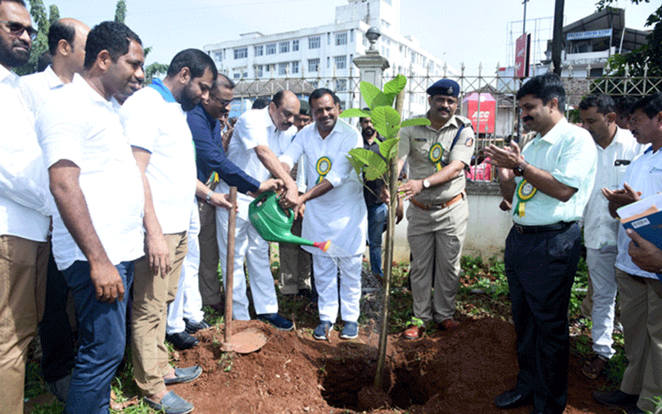 Steps to make it mandatory to plant saplings in Housing Scheme: Minister Khader