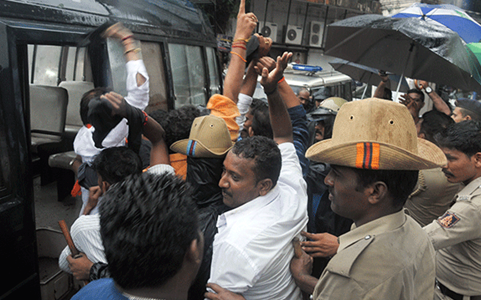 Kanhaiya Kumar in Mangaluru: ABVP, Rama Sena activists stage protest, detained by police
