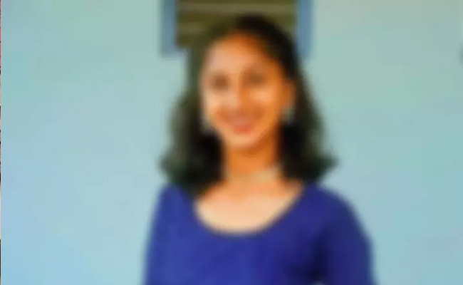 17-year-old girl in Puttur allegedly hangs herself to death after returning home from college