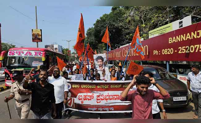 ABVP leaders face legal action for protesting without permission in Udupi