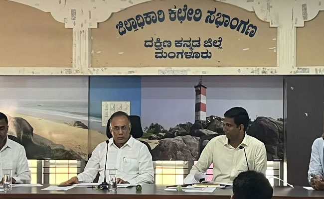 Water problems in summer: Dakshina Kannada Minister tells officers to be ready with solutions