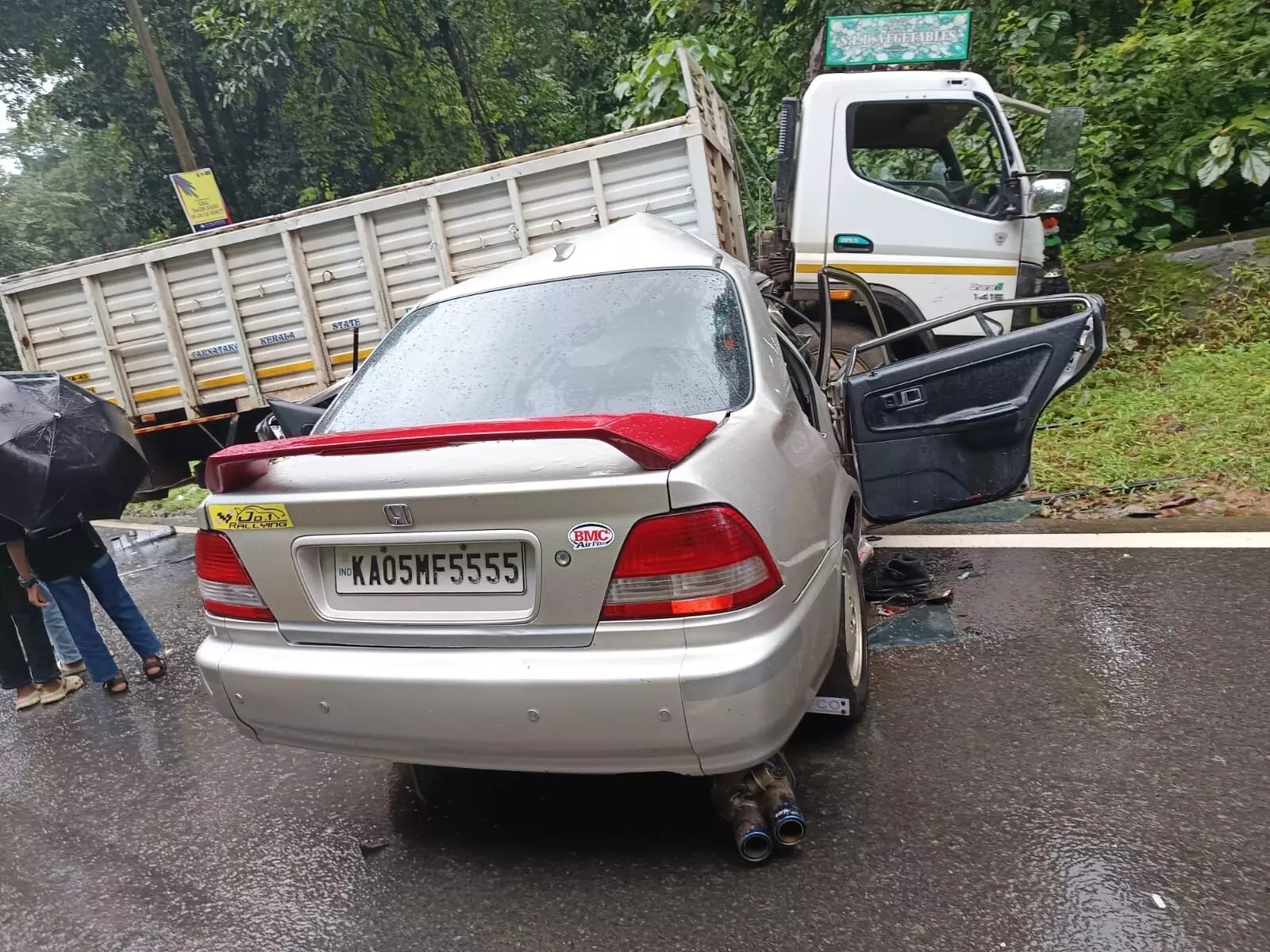 Four youngsters killed in car-lorry collision near Sampaje in Kodagu