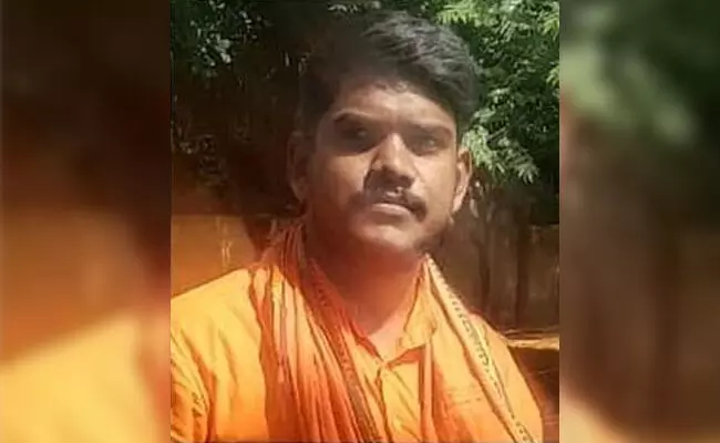 Seer of Lingayat Mutt in Gundlupet steps down after devotees learn of his religious background