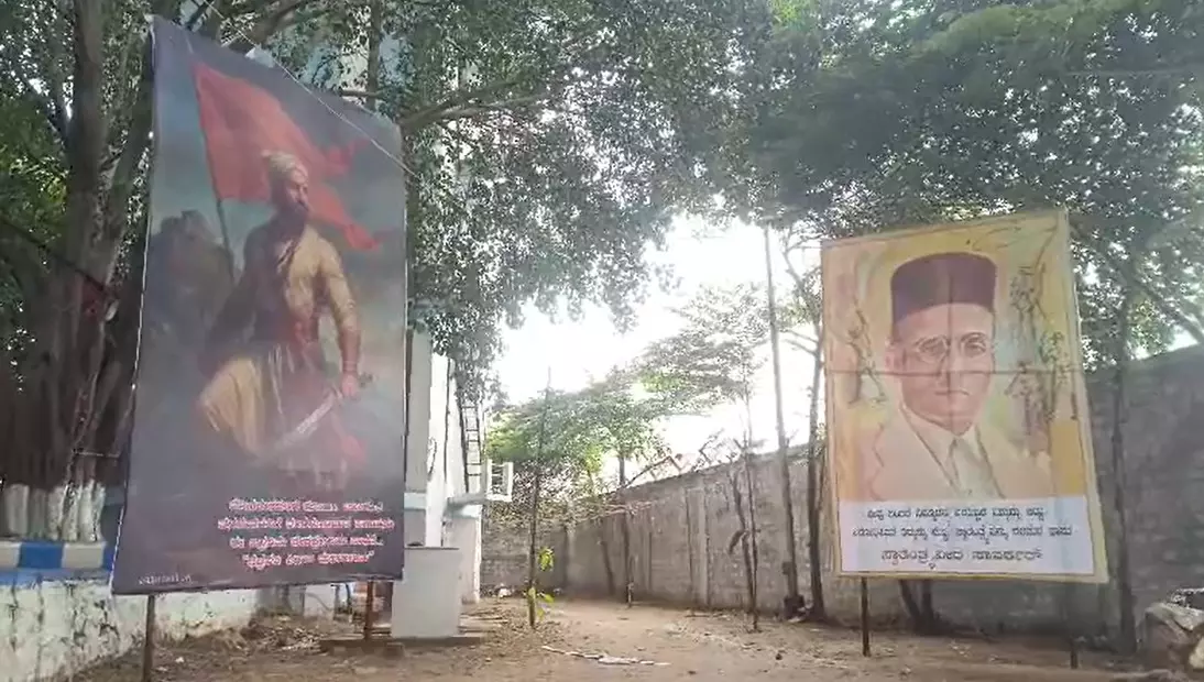 Tension in Davanagere as residents, police object to flexes put up near Ganesha idol site