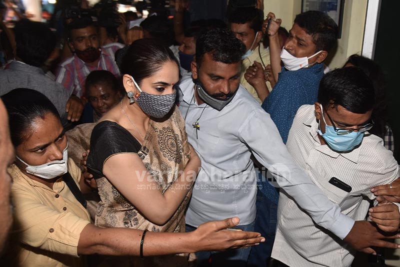 Supreme Court grants bail to Kannada film actress Ragini Dwivedi in drug racket case