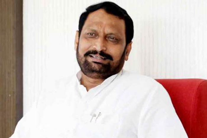 Former Deputy Cm Laxman Savadi Quits Bjp