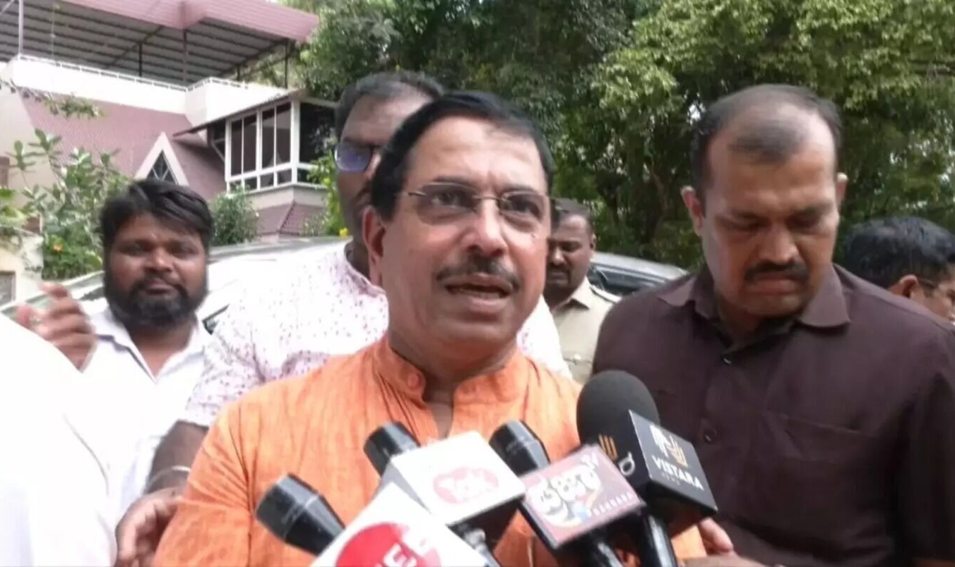 Congress government's boldness limited to hindu festivals only: Pralhad Joshi