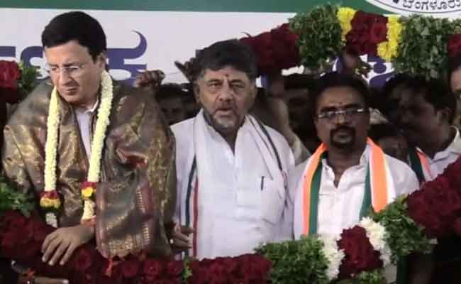KP Nanjundi, who resigned as BJP MLC on Tuesday, joins Congress in Bengaluru