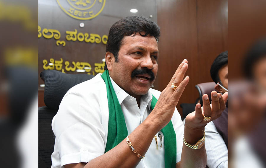 Karnataka Agriculture Minister triggers controversy, labels protesting farmers as "terrorists"
