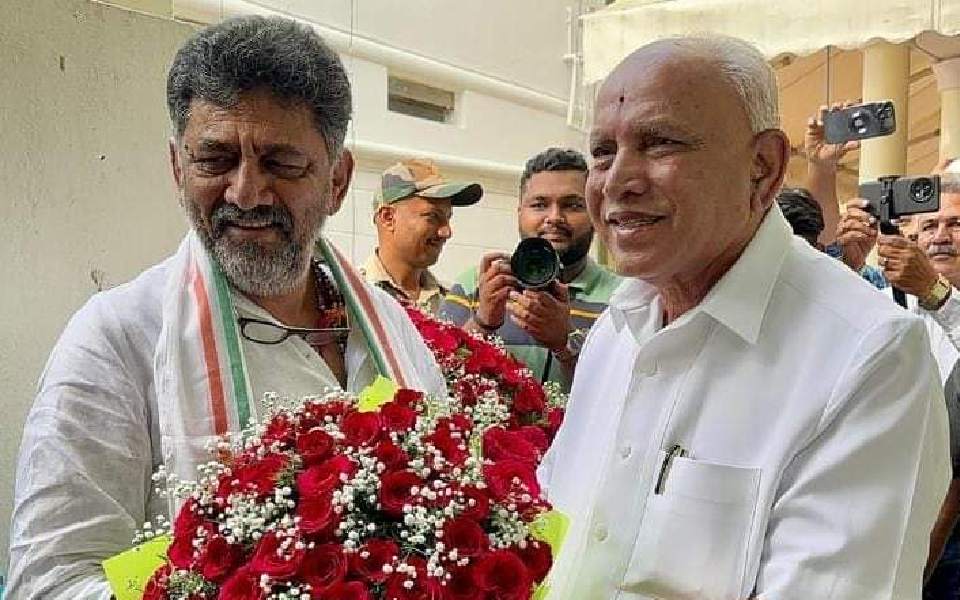 DKShi meets BS Yediyurappa in Bengaluru, holds talk with former CM for several minutes