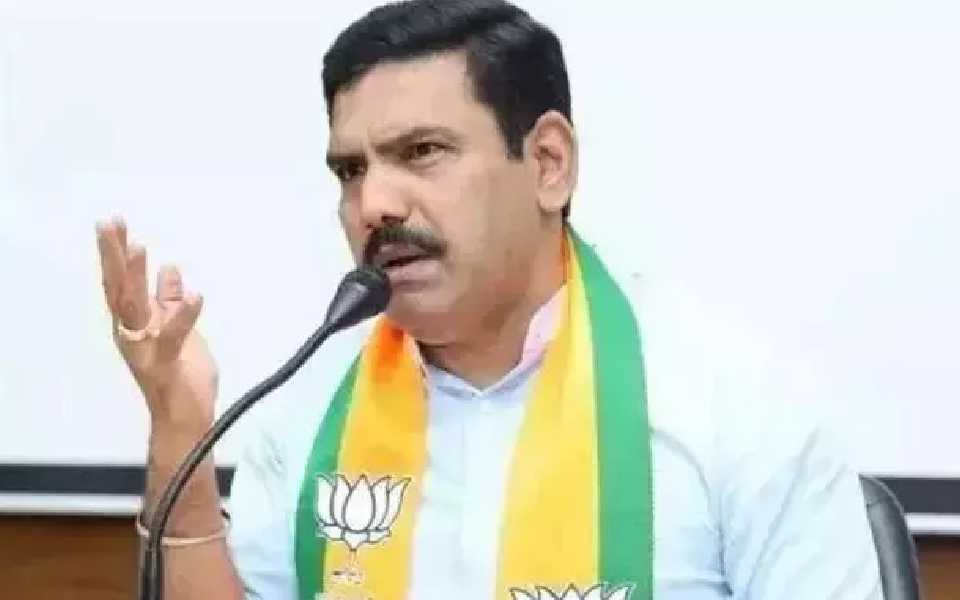 Illegal money transfer case: Sack Minister Nagendra, handover probe to CBI, says K'taka BJP chief