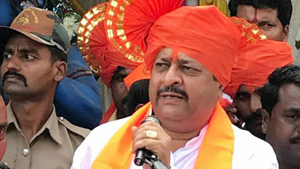 Approached by people offering K'taka CM's post for Rs 2,500 crore, claims BJP MLA Yatnal