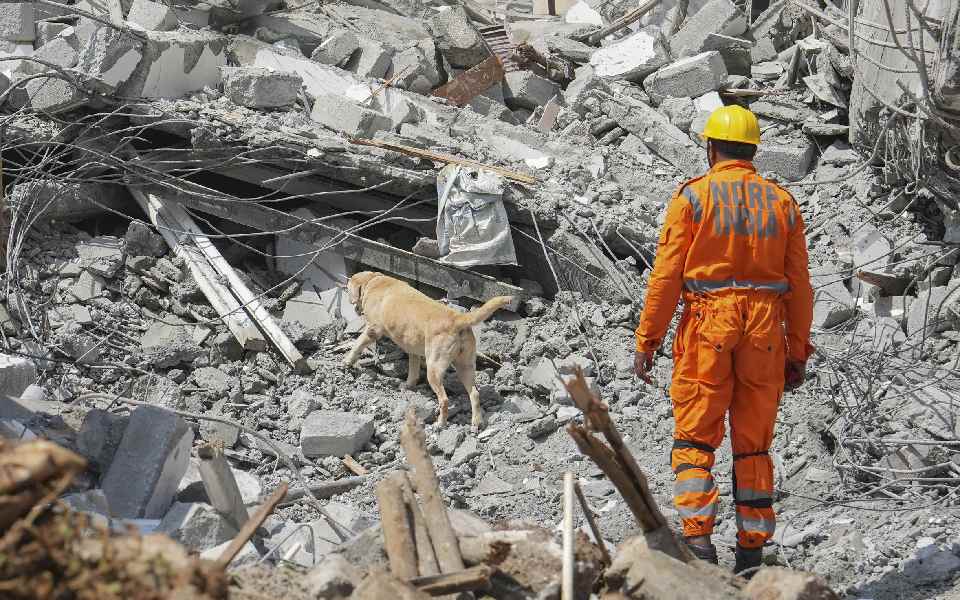 PM announces ex-gratia of Rs 2 lakh to next of kin of deceased in building collapse in Bengaluru