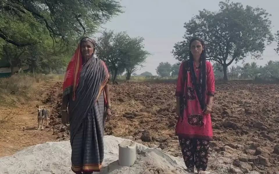 Gadag: Mother-in-law, daughter-in-law dig borewell with ‘Gruhalakshmi’ scheme money