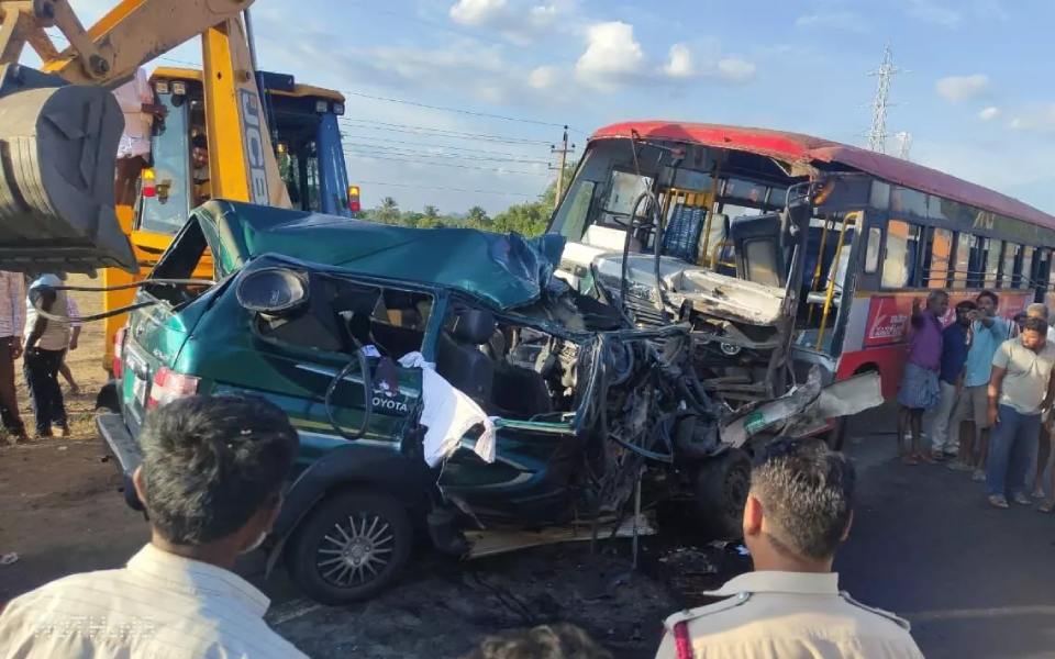 Five passengers killed on spot, after KSRTC bus collides with car near Ramanagara