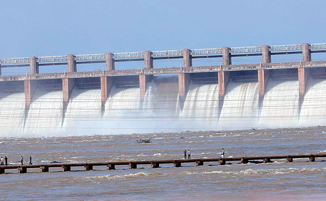 8 TMC water released from Tungabhadra Dam; BJP leaders to inspect dam