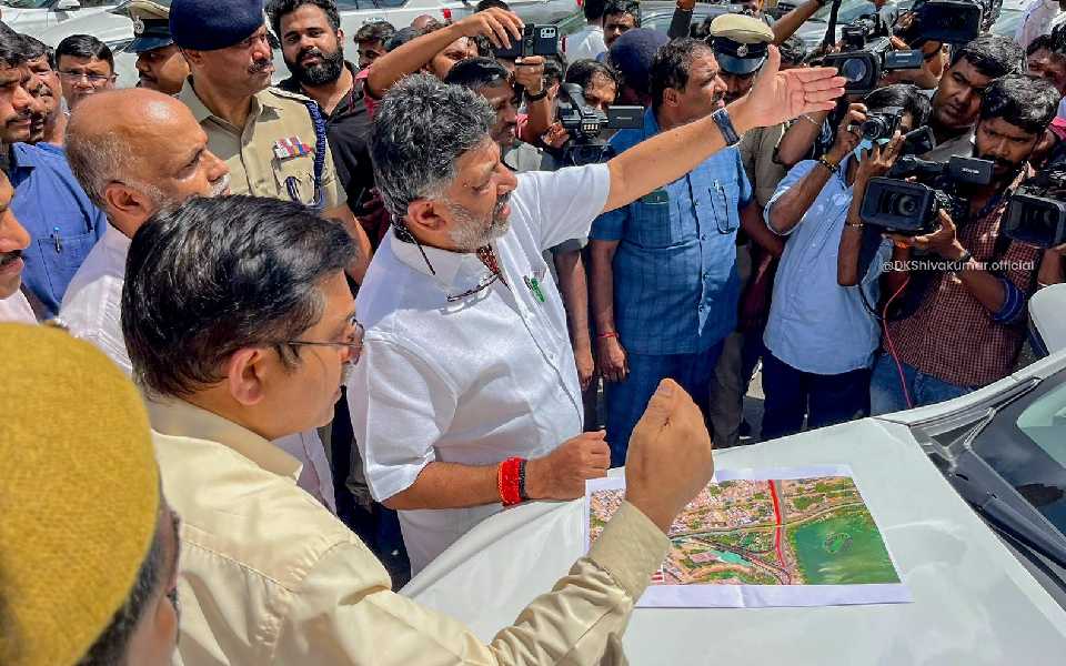 DyCM DK Shivakumar inspects work on Hebbal flyover during city tour