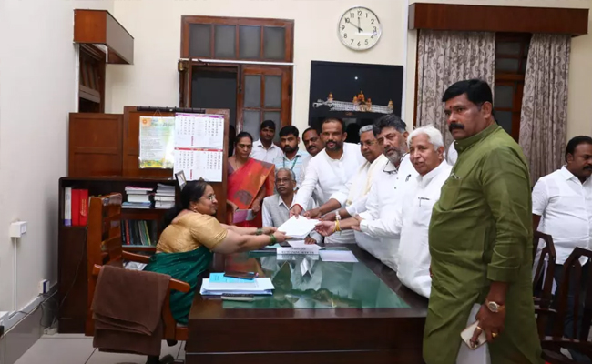 Congress candidate Basanagouda Badarli files nomination papers for Vidhan Parishad by-election