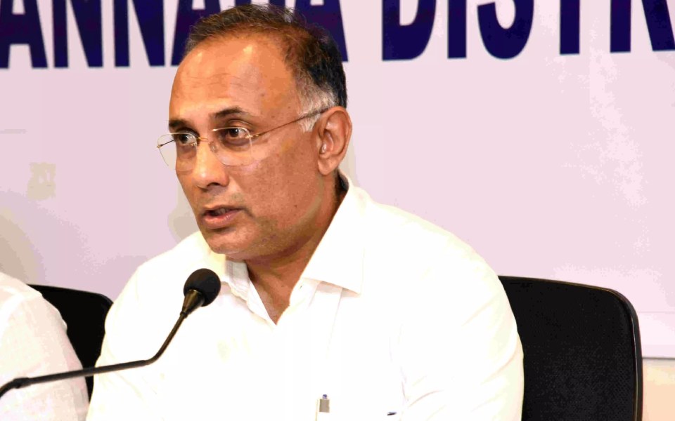 Minister Dinesh Gundu Rao's wife files complaint with women's ...