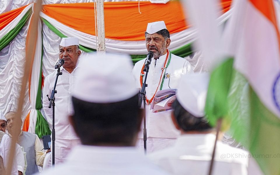 Traitors who supported British during freedom struggle today lecturing on patriotism: DK Shivakumar