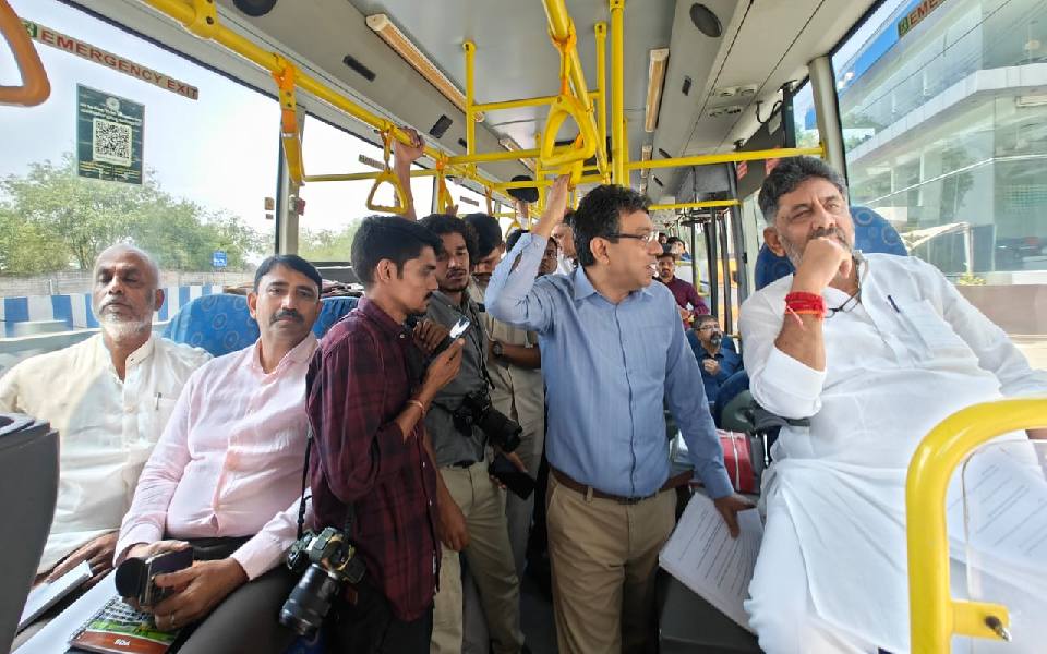 Dy.CM DK Shivakumar takes city tour on bus, inspects Bengaluru's drainage system ahead of monsoon