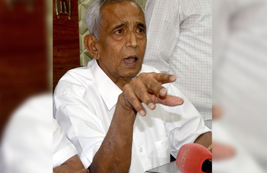 Karnataka State Contractors' Association president D Kempanna detained