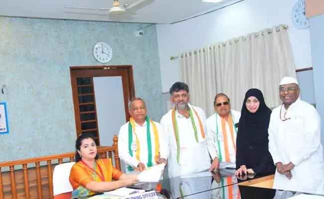 Kalaburagi: Congress candidate Radhakrishna Doddamani files nomination for LS polls
