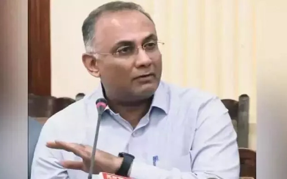 Muniratna should be expelled from BJP: Dinesh Gundurao