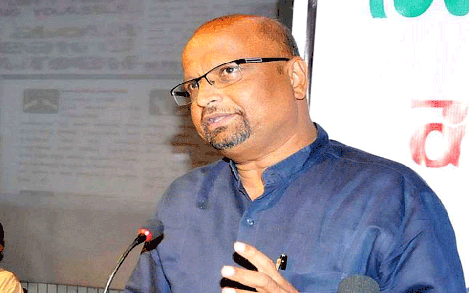 Businessmen controlling media: Dinesh Amin Mattu