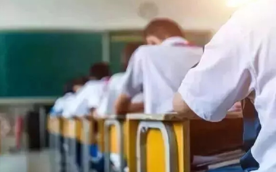 Brahmin community protests in Kalaburagi over removal of students' sacred thread at NEET exam centre