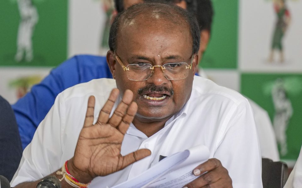 Parameshwara being targeted in gold smuggling case amid Cong power struggle, alleges HD Kumaraswamy