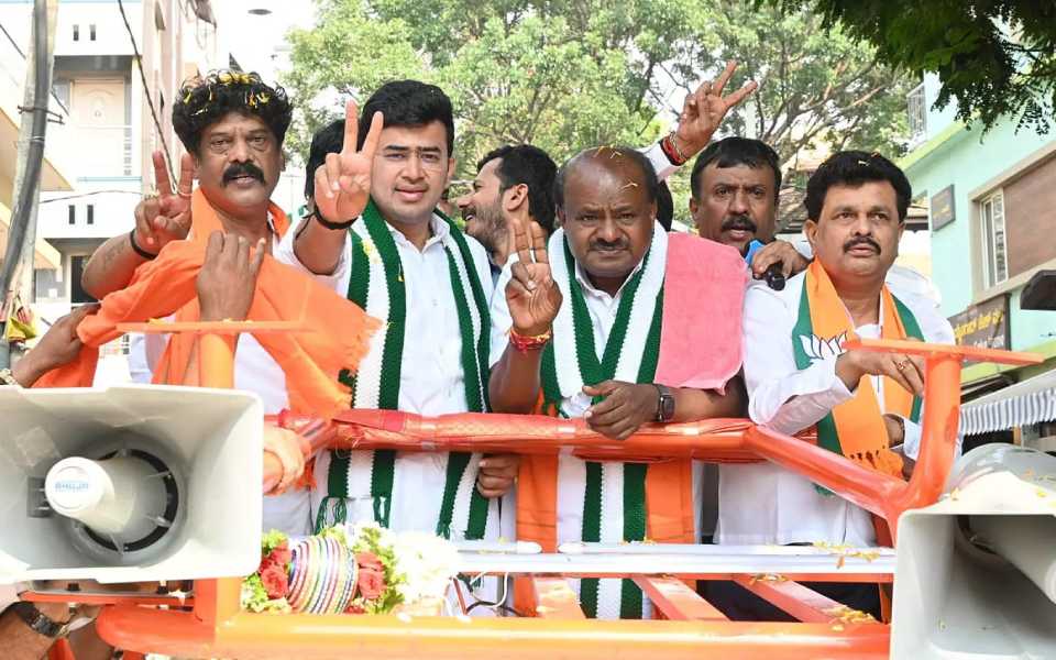 “Guarantees will lead people into debt,” asserts HD Kumaraswamy during poll campaign