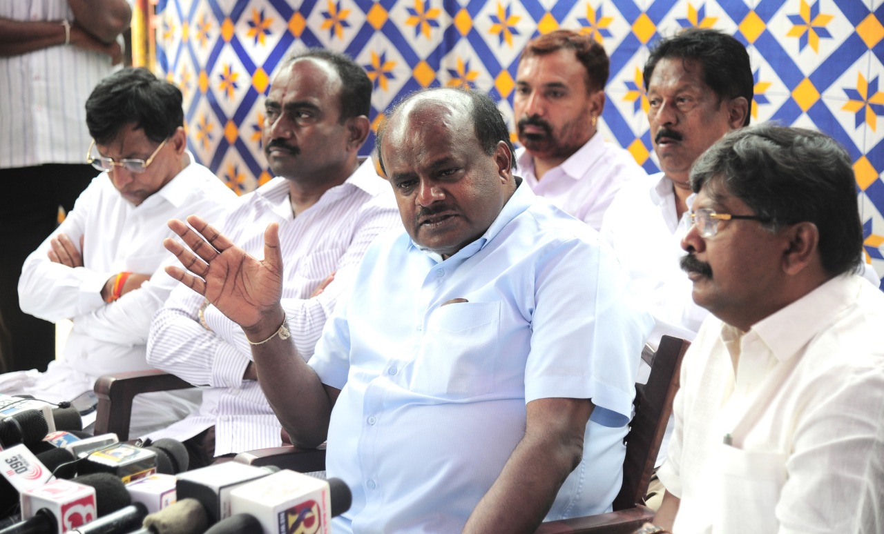 HDK lashes out at BJP, lists out 16 dynasties in Karnataka BJP