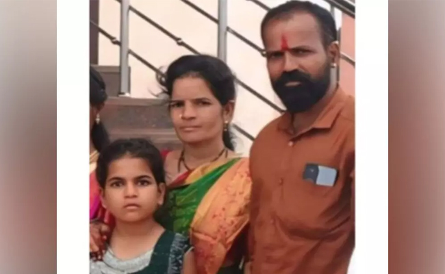 Humnabad: Three of same family killed as bike crashes into bridge