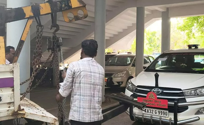 Kalaburagi Deputy Commissioner’s car seized by court over delay in land compensation