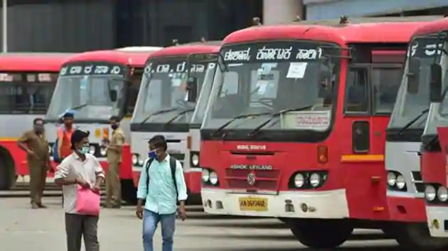 Karnataka temporarily stops bus service to Maharashtra over border row