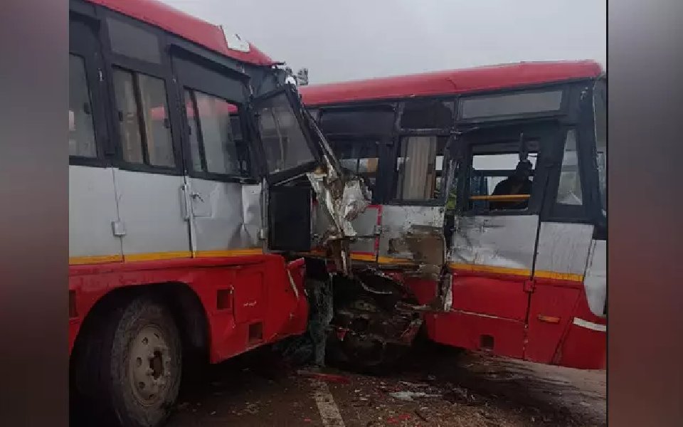Sakaleshpur: Over 25 injured in head-on collision between two KSRTC buses