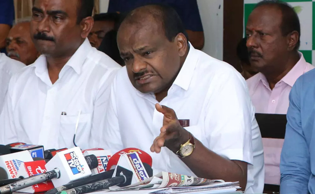 Hijab decision taken out of fear of Karnataka Muslim convention, alleges Kumaraswamy