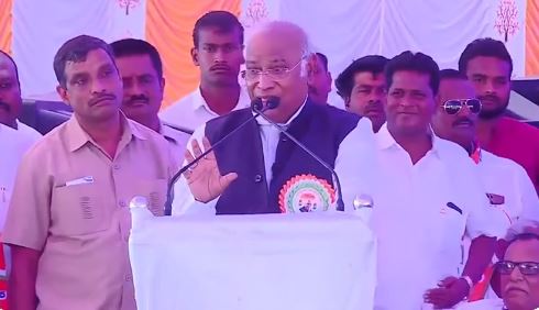 Mallikarjun Kharge likens Modi to 'poisonous' snake in an election rally, BJP hits out