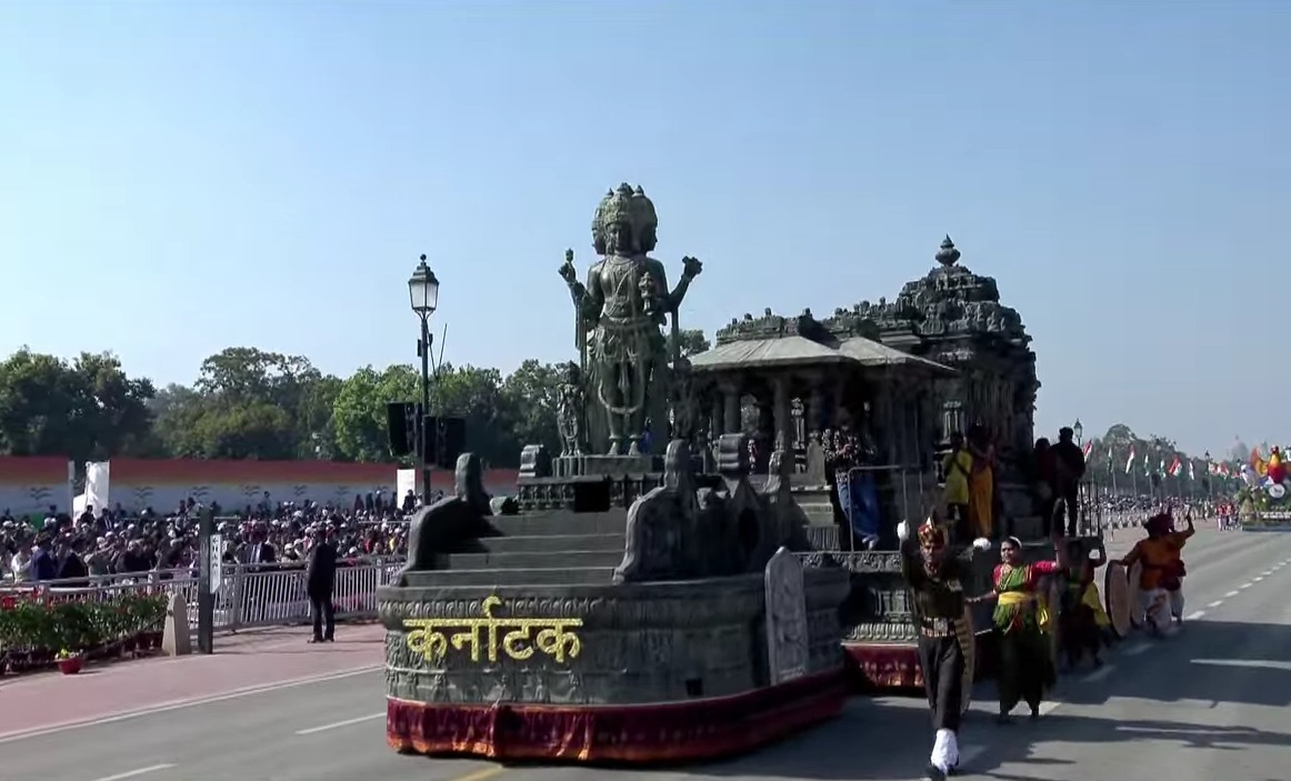 Karnataka's Republic Day tableau depicts artistic temples of Lakkundi