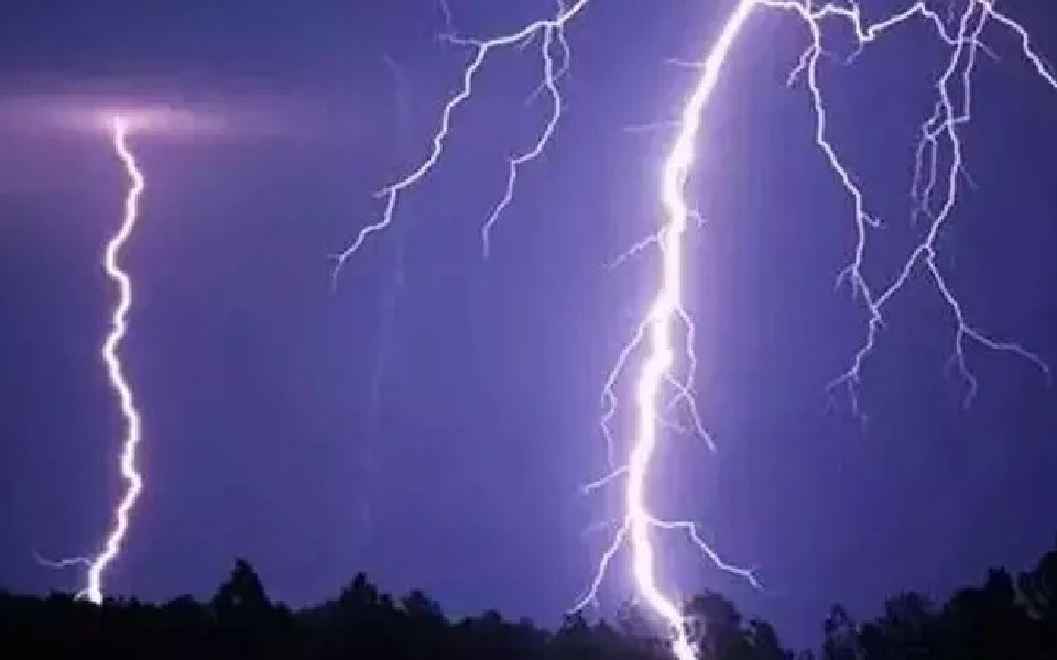 Raichur: Woman dies after lightning strike
