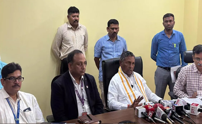 Karnataka minister urges Centre to address auto gas supply issue at earliest