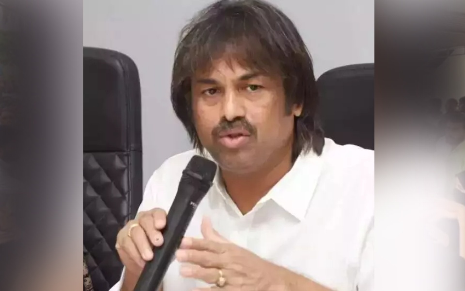 Minister Madhu Bangarappa cautions against linking Bantwal murder to revenge without probe