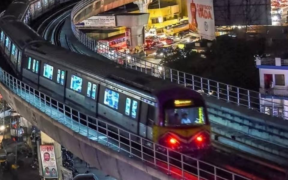 Ex-Air Force man jumps on Bengaluru metro track in front of approaching train, saved