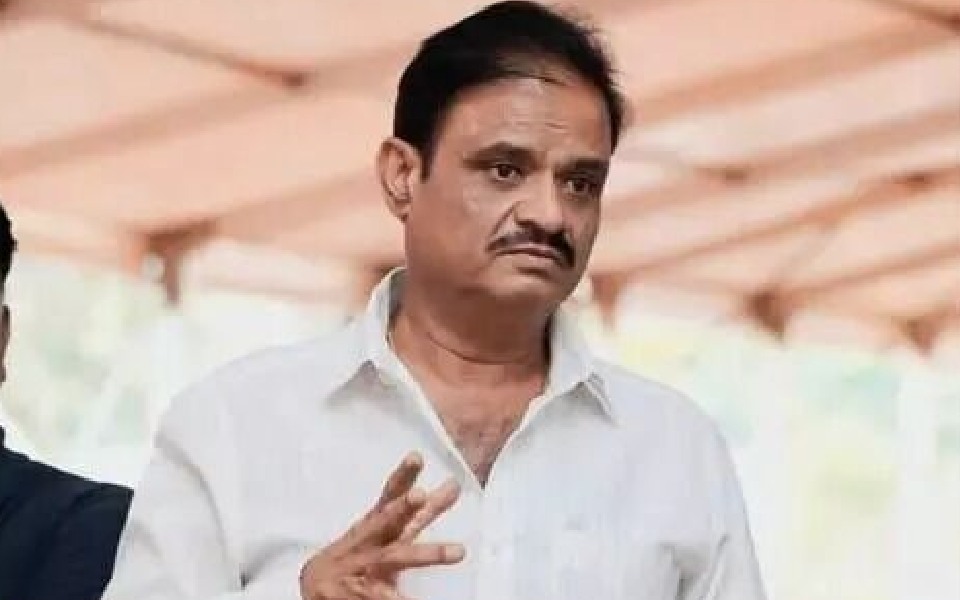 BJP MLA Munirathna booked in gangrape case