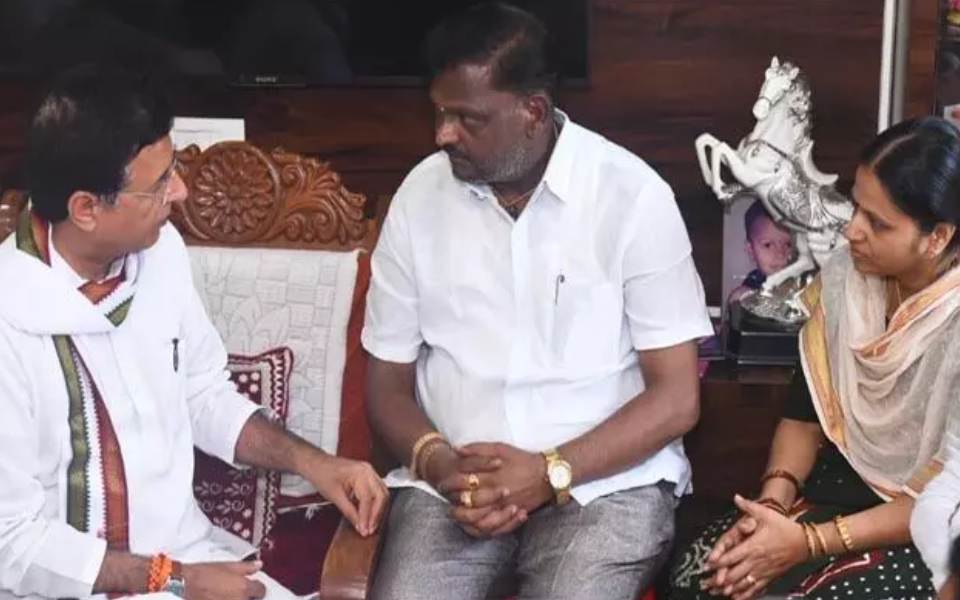 Congress leader Randeep Surjewala visits Neha’s house, assures justice to family