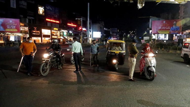 "Night Corona Curfew" imposed in some Karnataka district centres from April 10 to 20