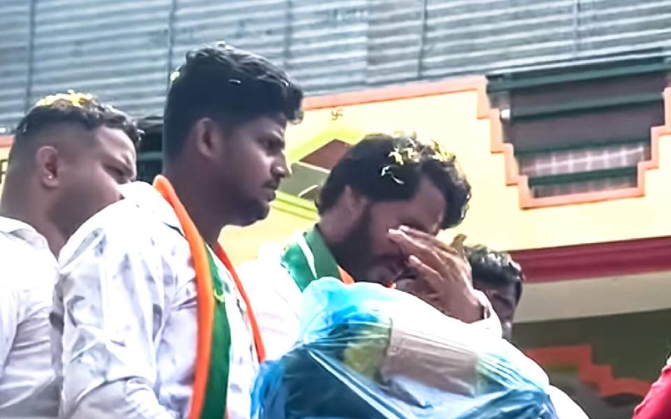 Nikhil Kumaraswamy gets emotional during election rally, alleges Cong conspiracy in previous defeats